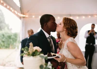 kiss after cake cutting